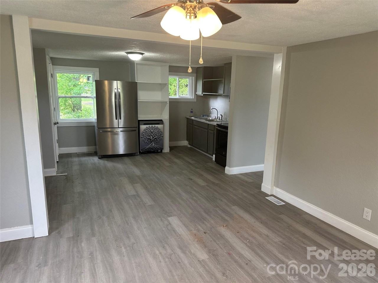 209 Brookview Rd - Photo 5 of 38