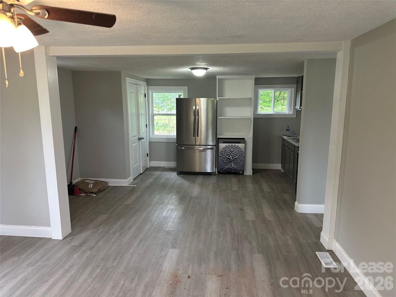 209 Brookview Rd - Photo 6 of 38