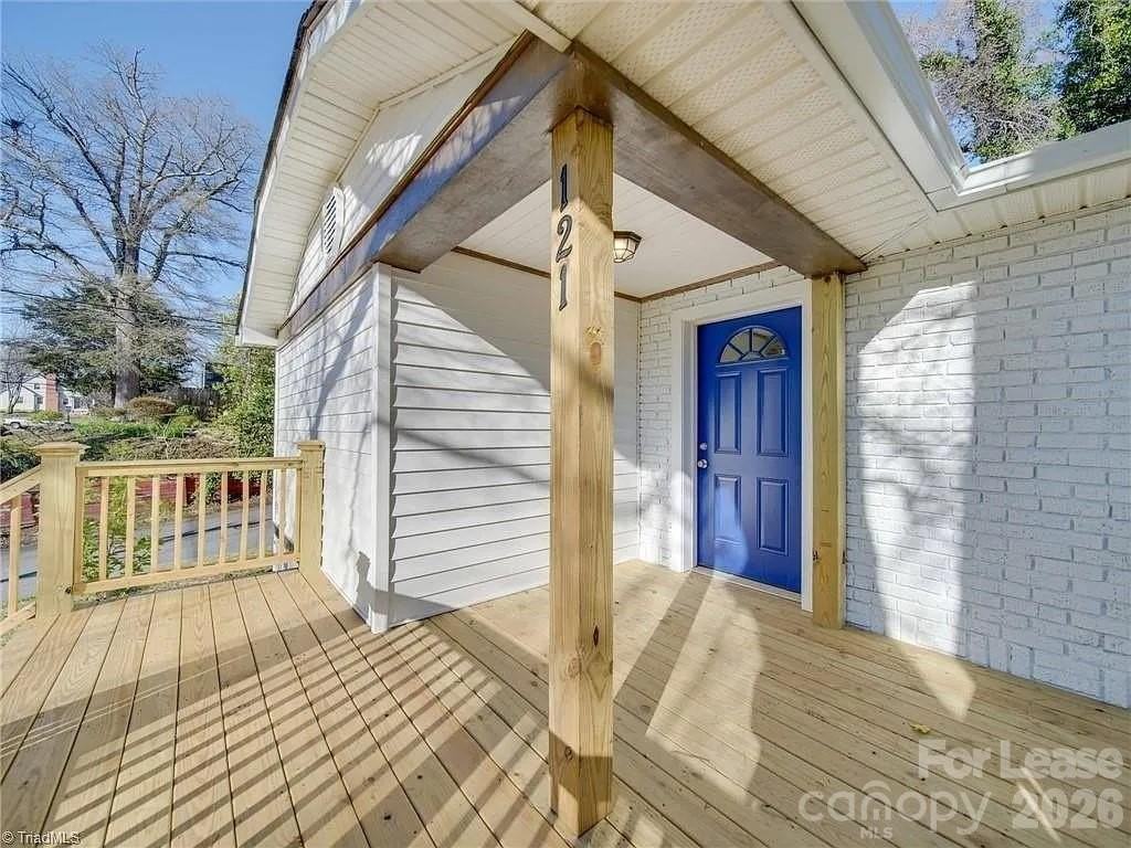 121 Brumley Ave Ne - Photo 2 of 4