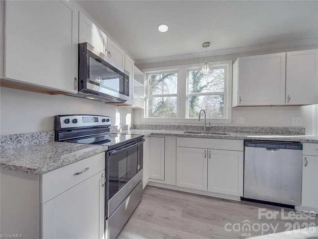 121 Brumley Ave Ne - Photo 3 of 4