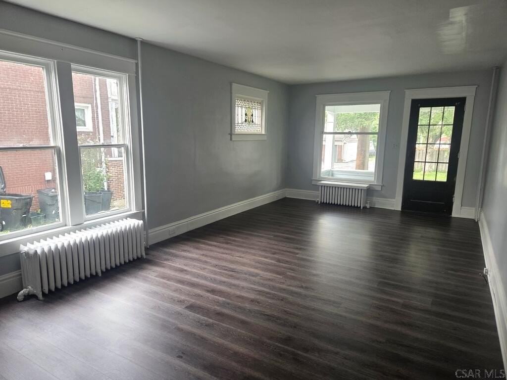 1018 Bucknell Ave - Photo 4 of 17