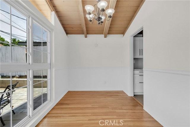 16433 Kingsbury St - Photo 2 of 8