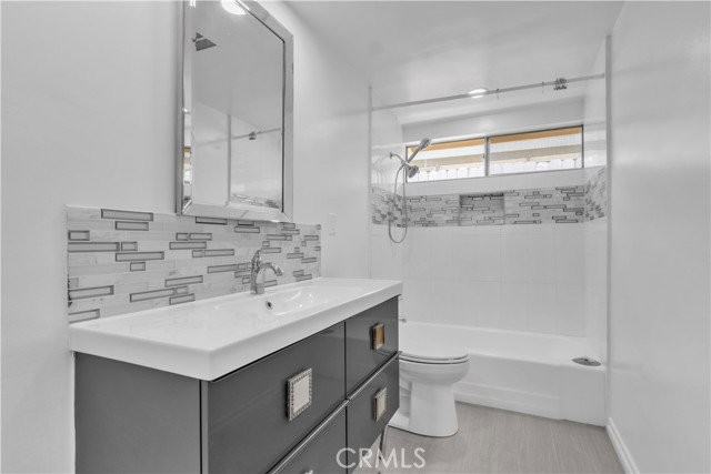 16433 Kingsbury St - Photo 5 of 8