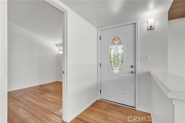 16433 Kingsbury St - Photo 6 of 8