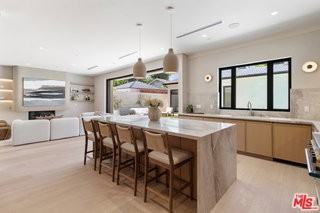 15721 Addison St - Photo 4 of 8