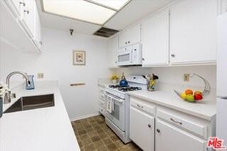 844 Magnolia Ave #14 - Photo 7 of 8