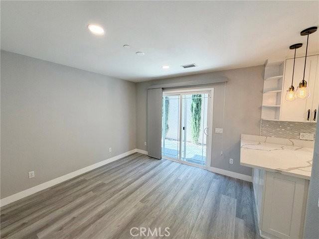 1124 S Mayflower Ave - Photo 5 of 8