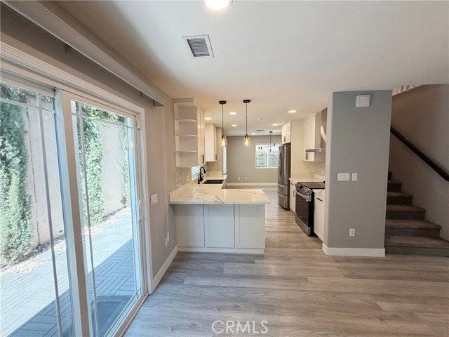 1124 S Mayflower Ave - Photo 6 of 8