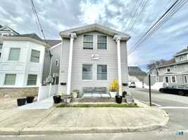 featured image of 840 E Broadway