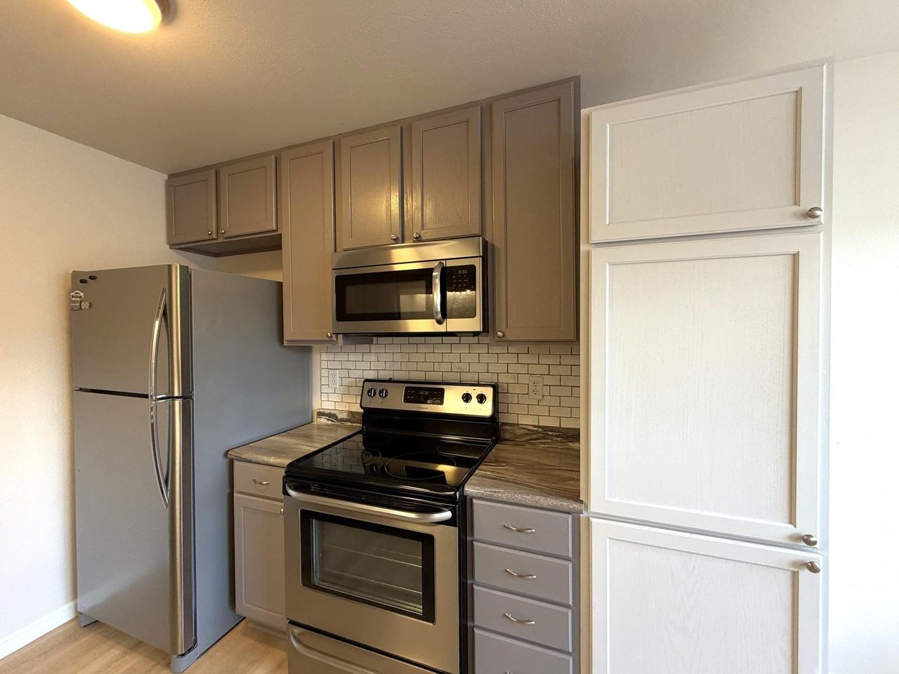 941 Valley Rd #B - Photo 7 of 20