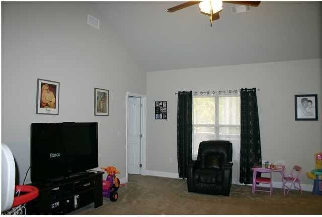 658 Red Fern Rd - Photo 3 of 20