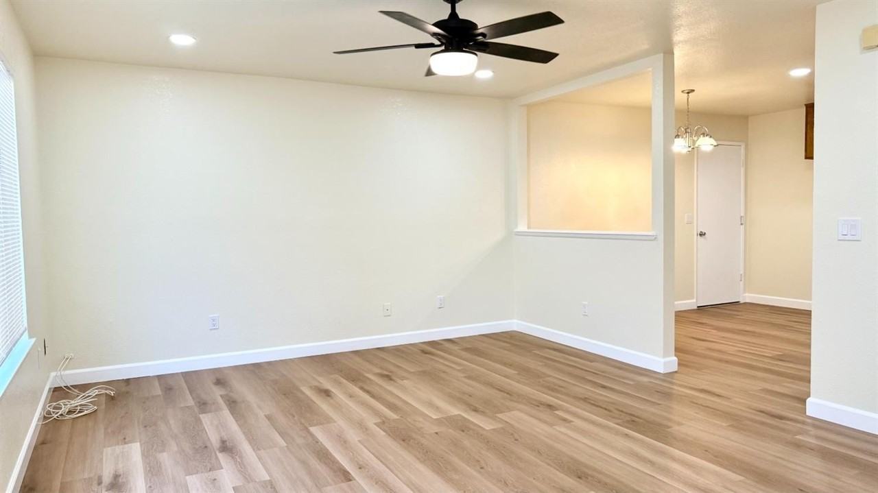 2425 Knowlwood Dr - Photo 2 of 16