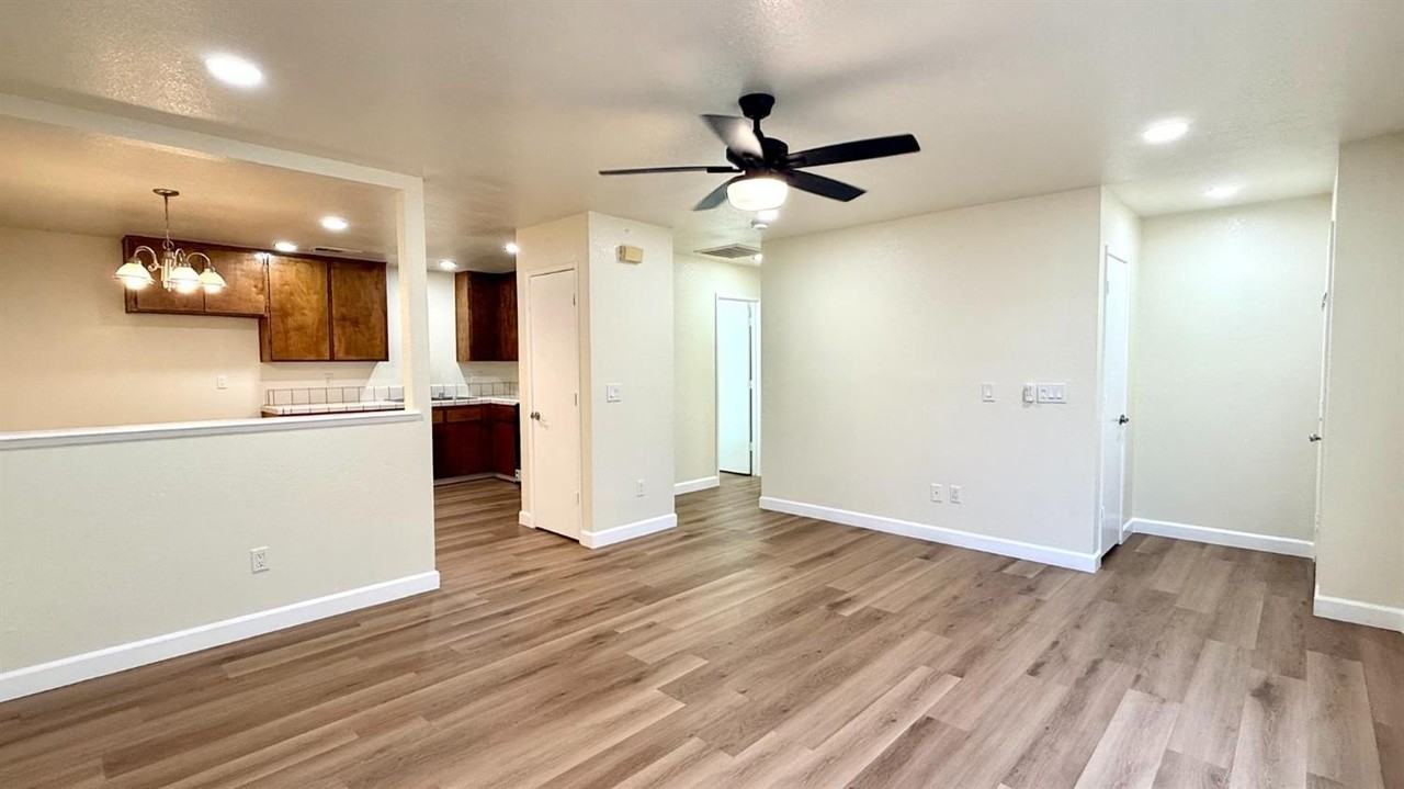 2425 Knowlwood Dr - Photo 3 of 16