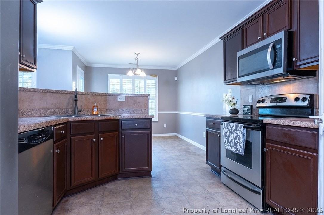 700 Hogart St - Photo 5 of 15