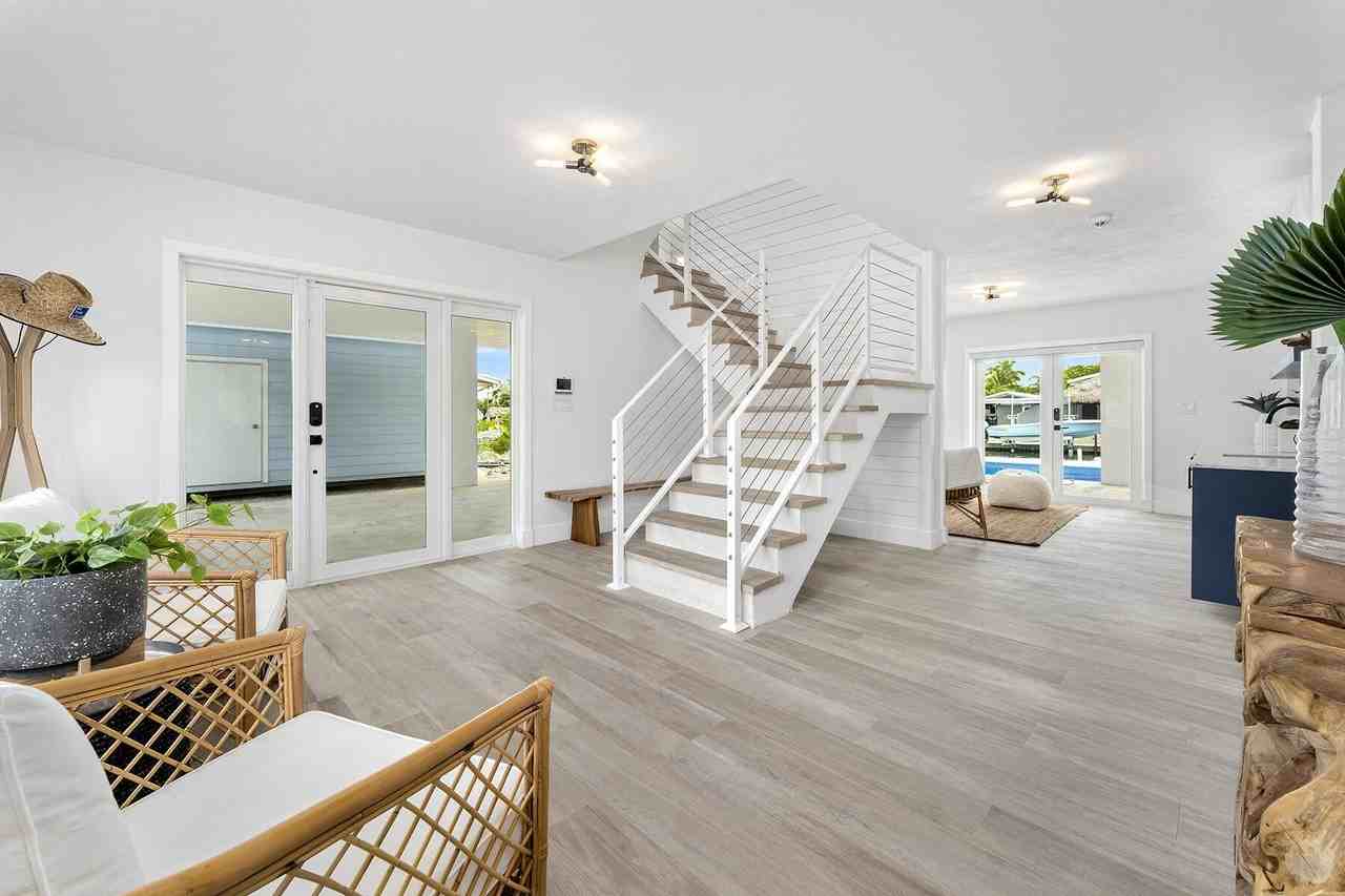 153 Valencia Dr - Photo 4 of 40