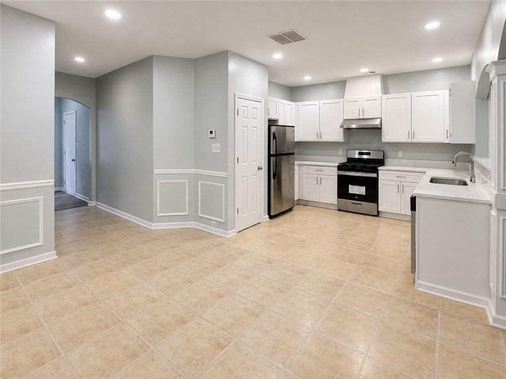 2490 Emma Way - Photo 5 of 18