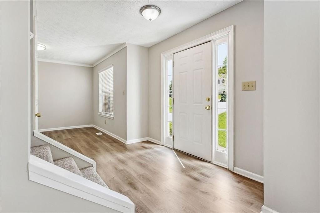 525 Abbotts Hill Ln - Photo 4 of 27