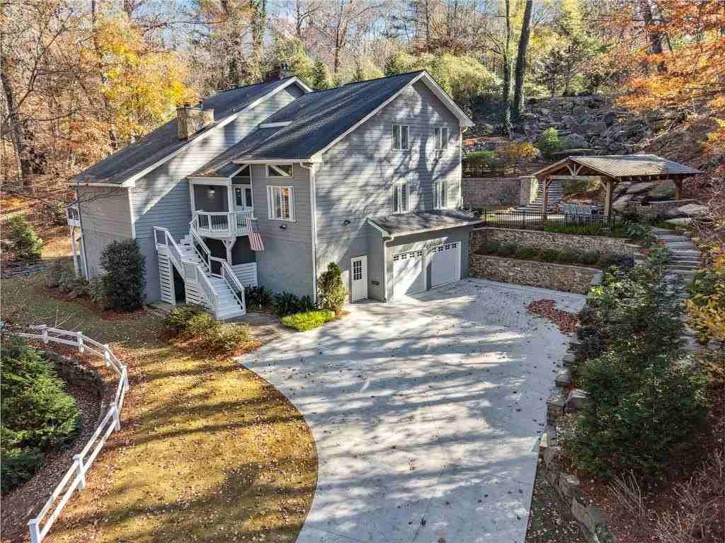 6895 Riverside Dr - Photo 2 of 47