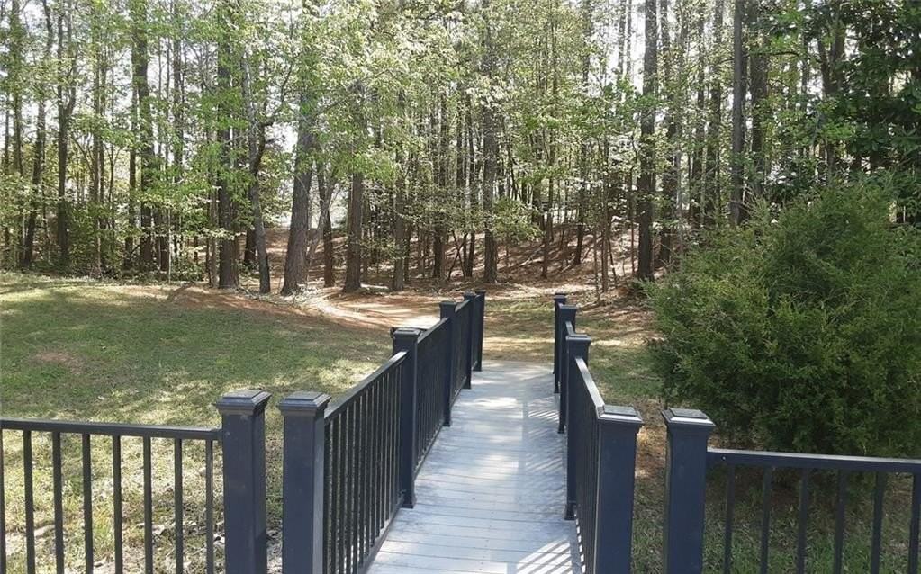 132 Lakeshore Pkwy - Photo 3 of 50