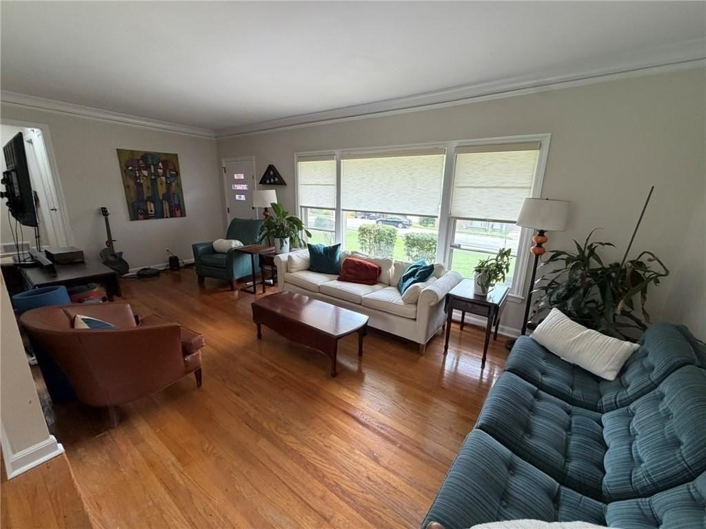 2465 Miriam Ln - Photo 6 of 26