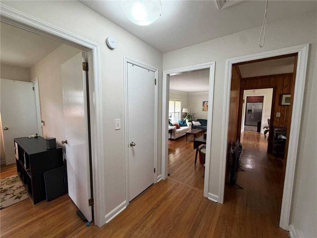 2465 Miriam Ln - Photo 7 of 26