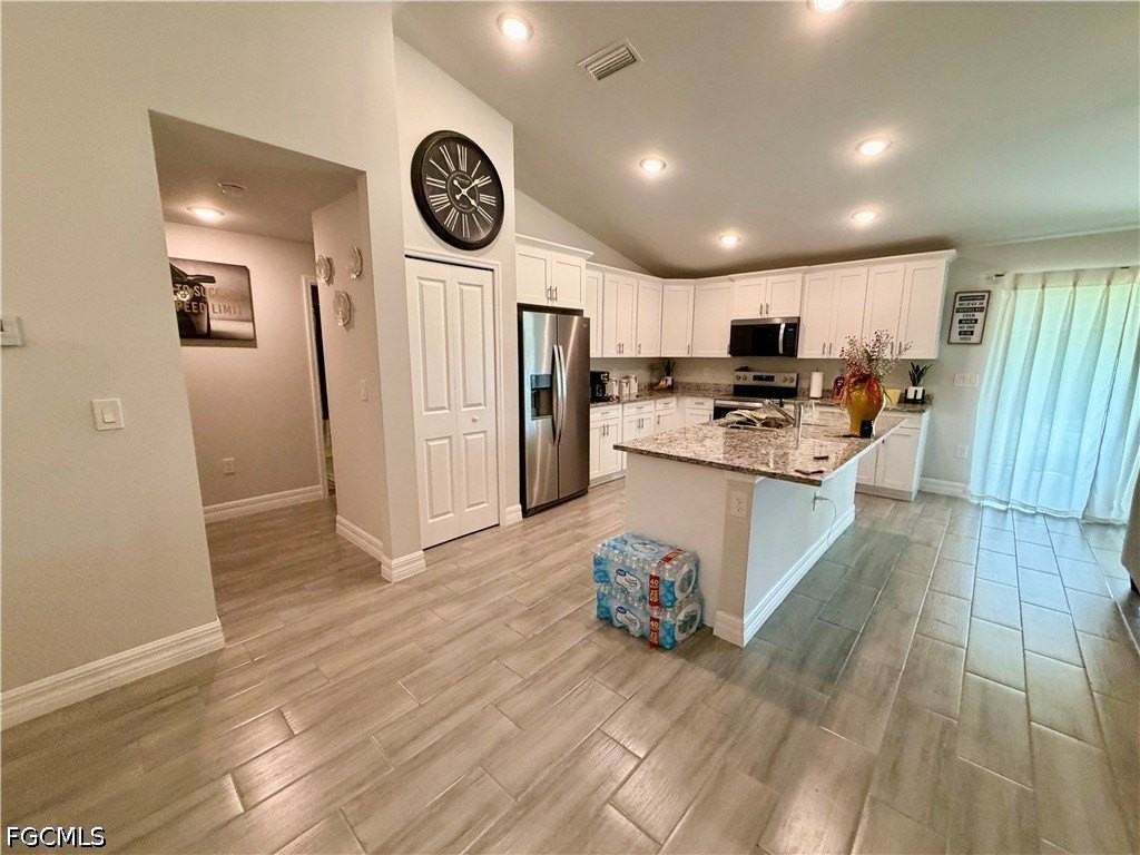 3415 3rd St Sw - Photo 4 of 20