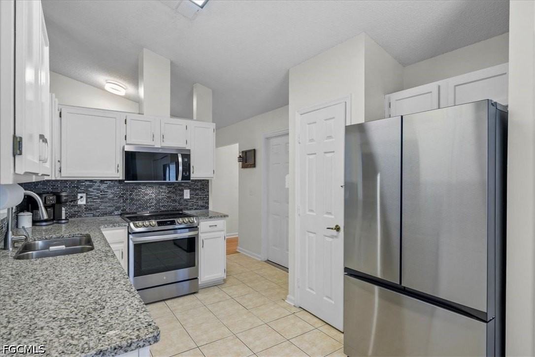 11179 Bentley Trace Ln E - Photo 2 of 20