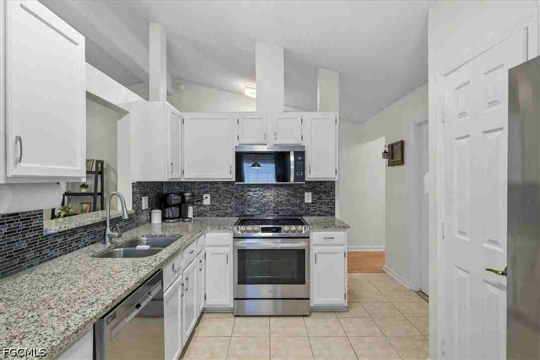 11179 Bentley Trace Ln E - Photo 3 of 20