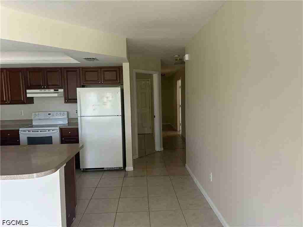 215 Se 23rd Pl #215 - Photo 6 of 17