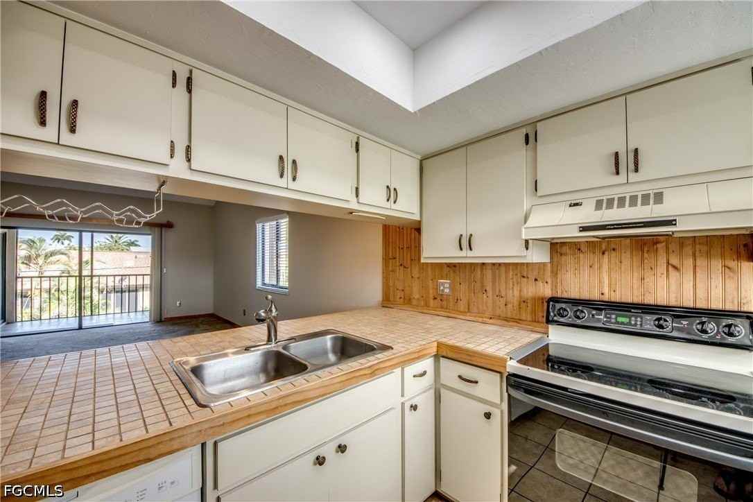 4616 Se 6th Ave #202 - Photo 5 of 25