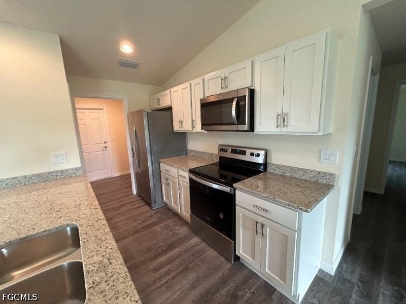 9004 Lamkin Ct - Photo 3 of 8