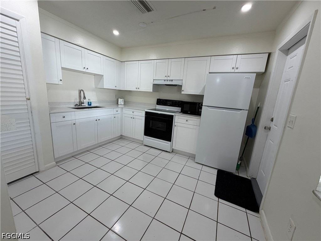 5831 Casablanca Ct - Photo 5 of 8