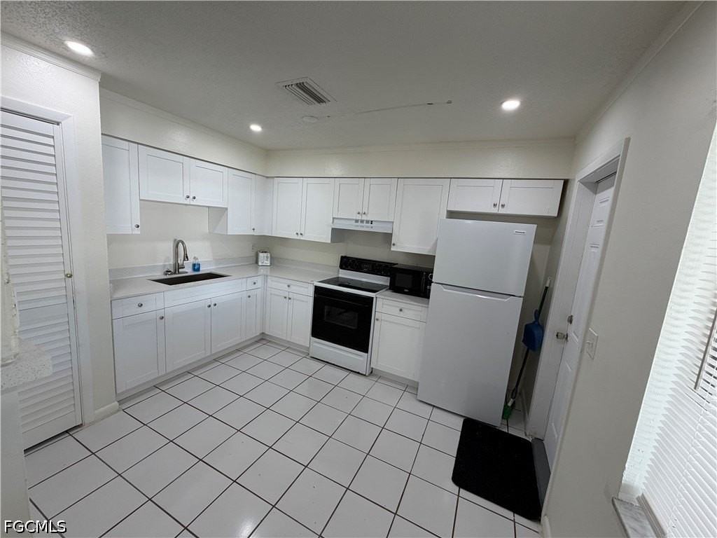 5831 Casablanca Ct - Photo 6 of 8