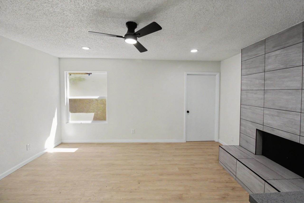 6325 Christy Ave Ne - Photo 5 of 26
