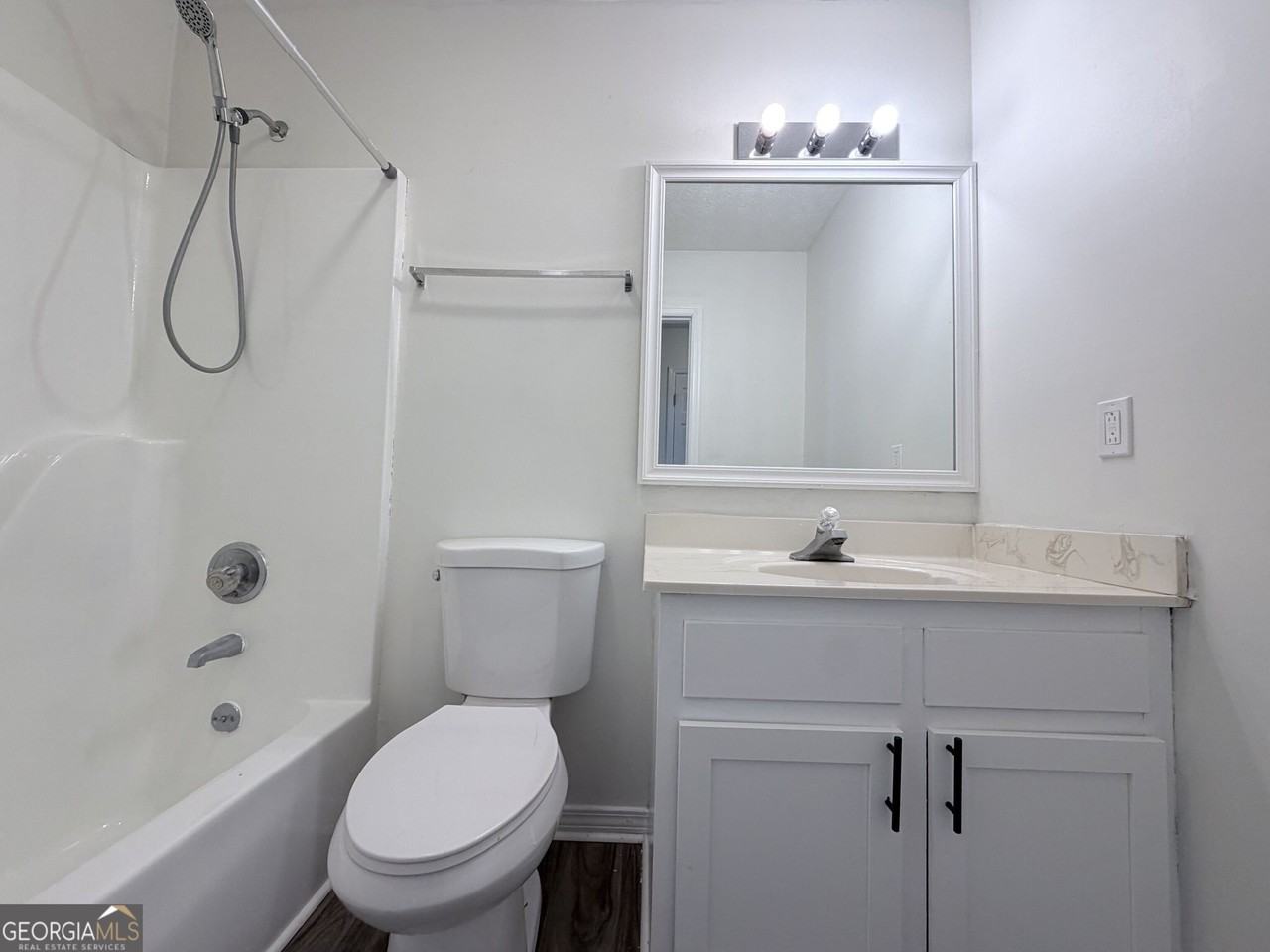 212 E Paces Dr - Photo 6 of 11