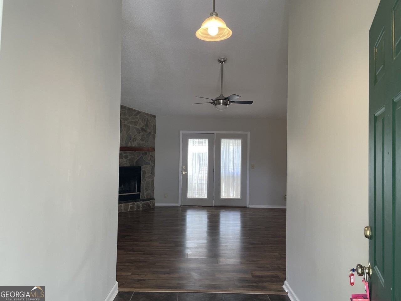 403 Fairfield Ct - Photo 3 of 22