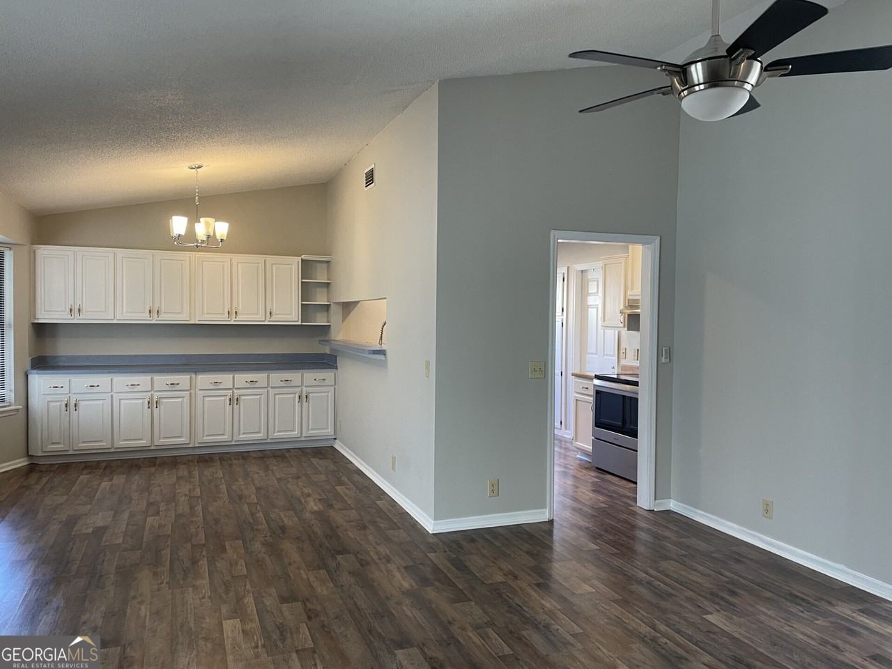 403 Fairfield Ct - Photo 5 of 22