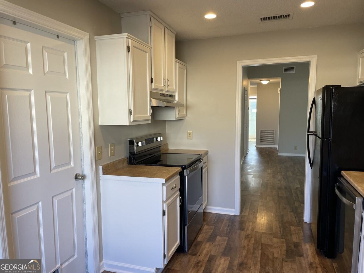 403 Fairfield Ct - Photo 6 of 22