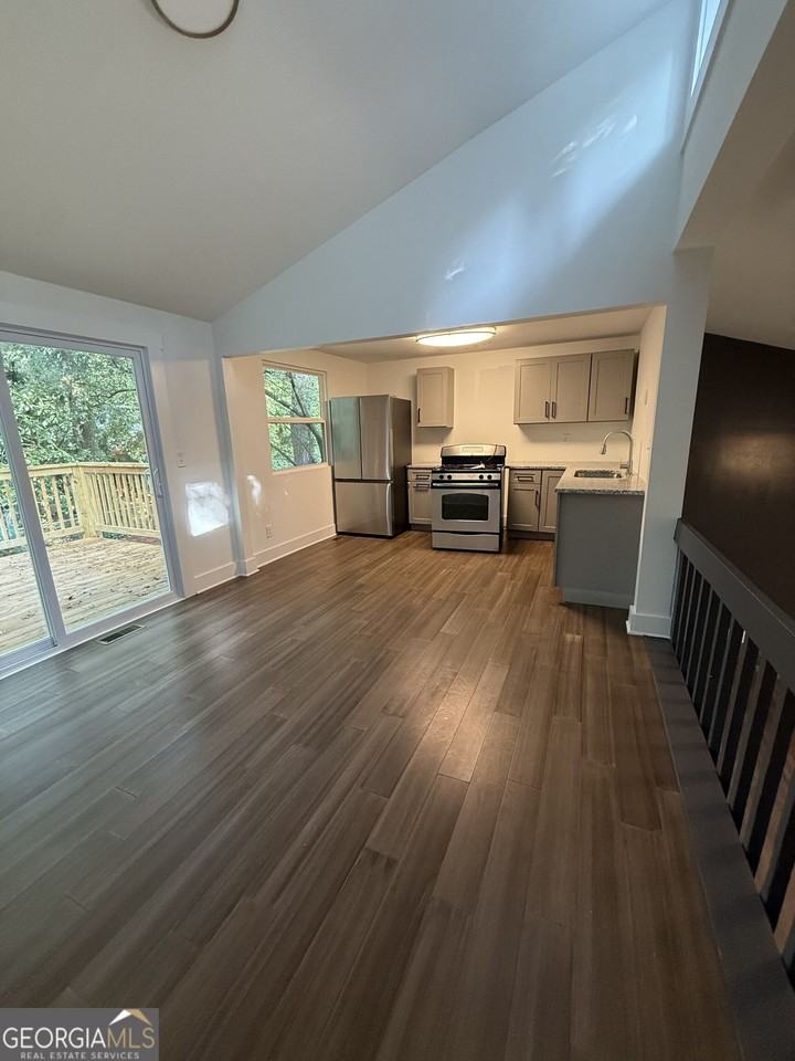 1205 Brockdell Ct - Photo 2 of 16