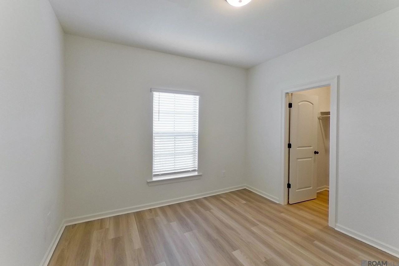207 Foggy Ln - Photo 2 of 17