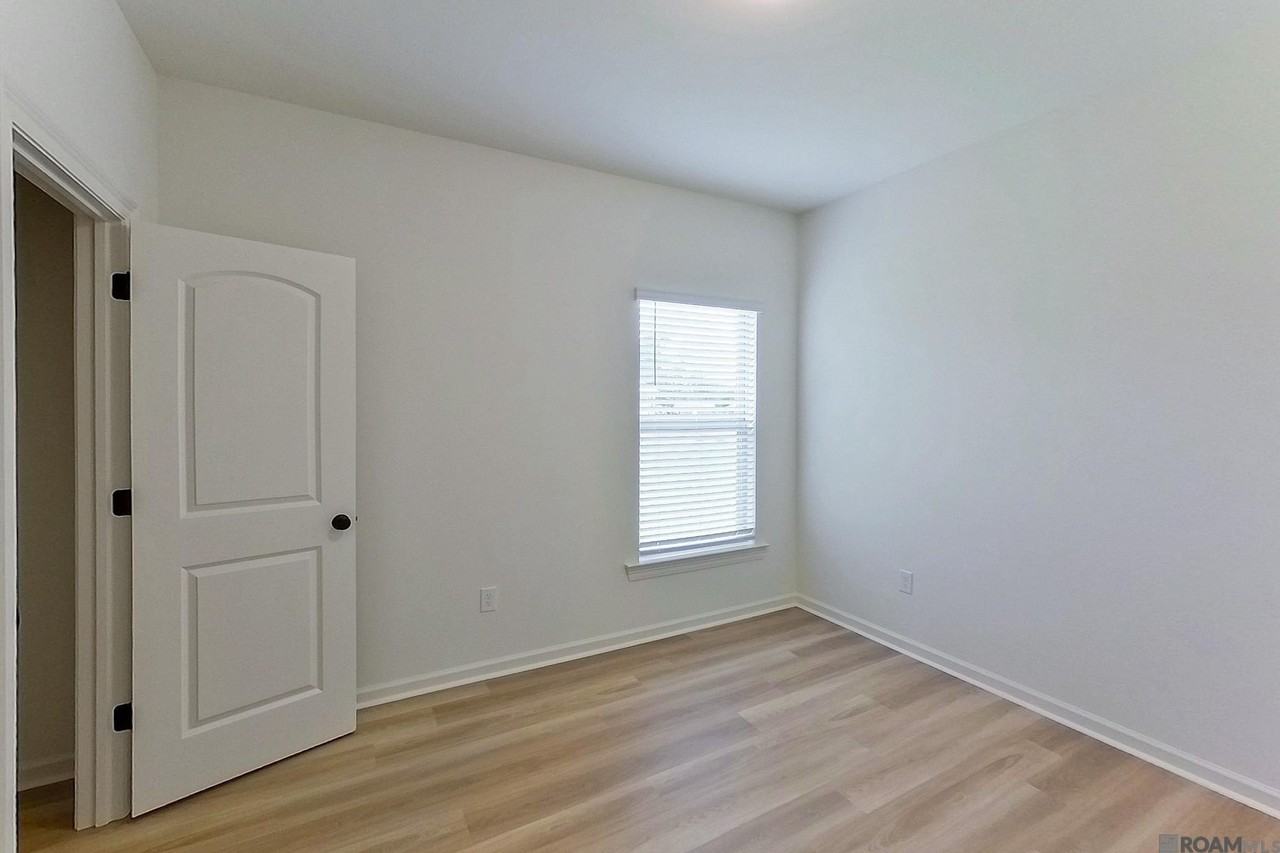 207 Foggy Ln - Photo 5 of 17