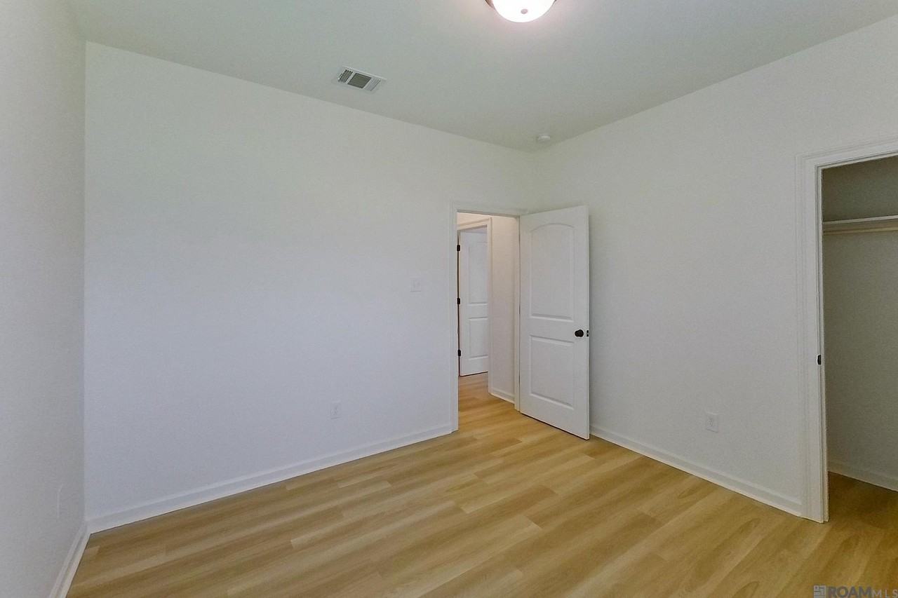 207 Foggy Ln - Photo 6 of 17