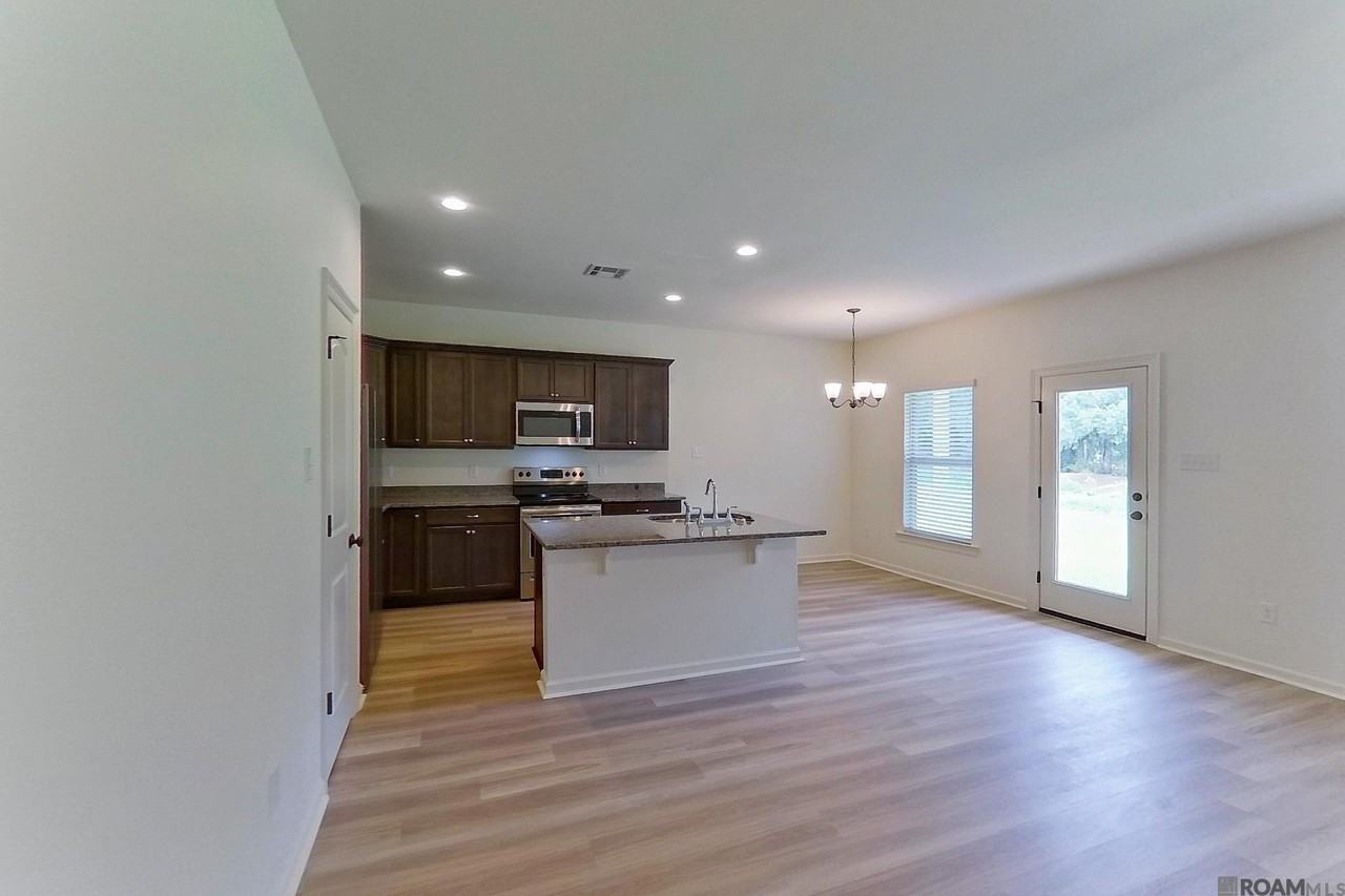 207 Foggy Ln - Photo 7 of 17