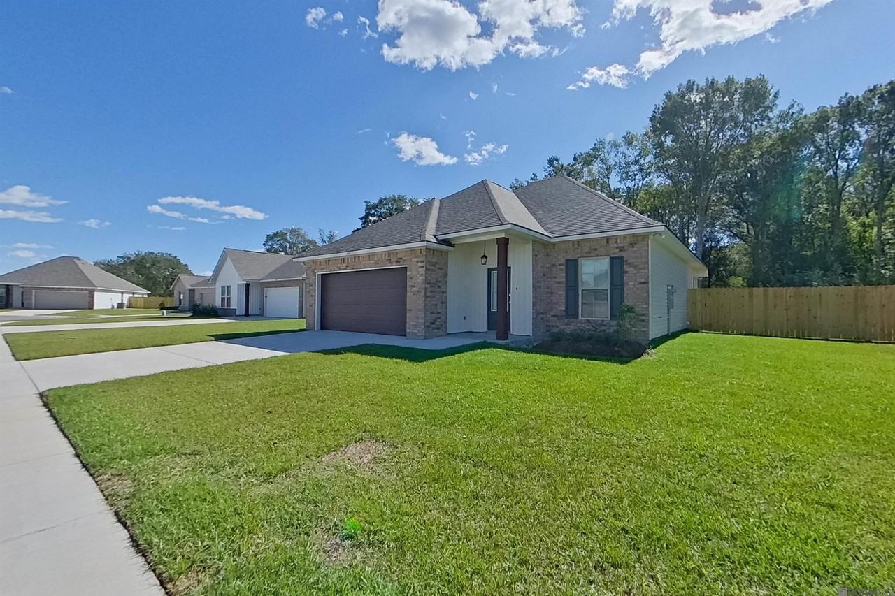 106 Hendrix Rd - Photo 3 of 29