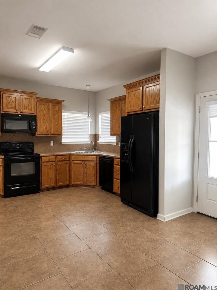 40313 Coldwater Landing Ave - Photo 5 of 17