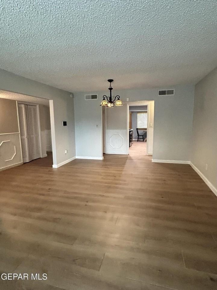 3610 Buxton Dr - Photo 4 of 22