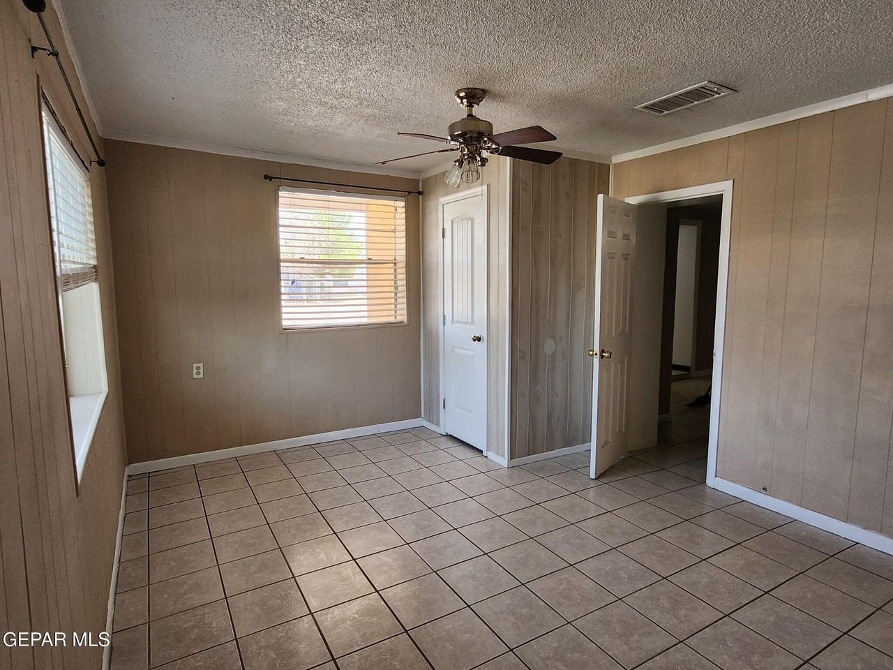 323 Singh St #B - Photo 5 of 14