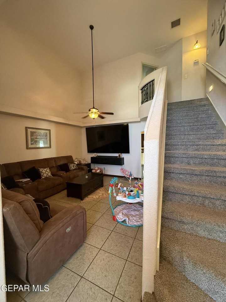 11333 Manuel Moreno Dr - Photo 4 of 22