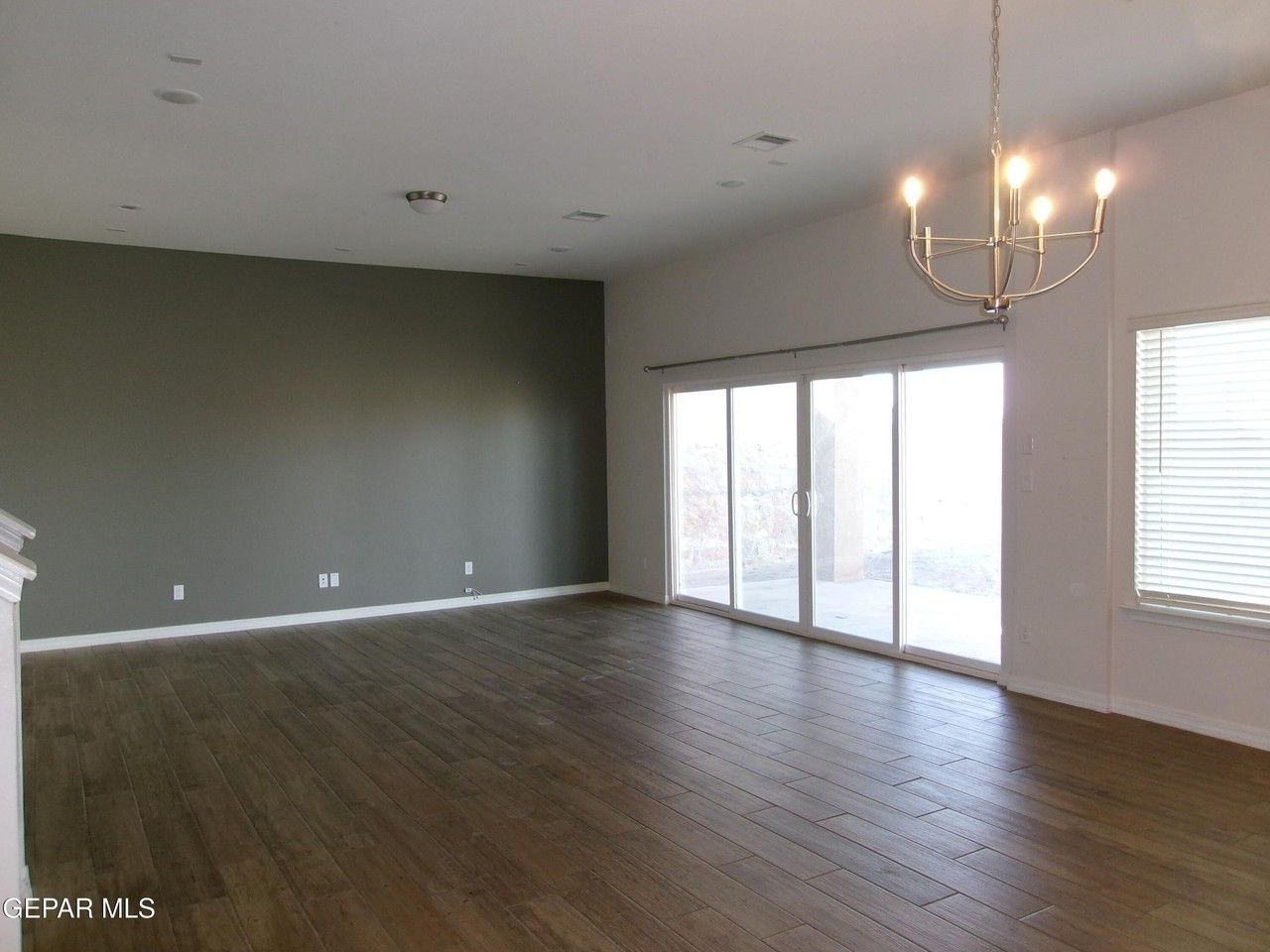 11361 Hidalgo Dr - Photo 5 of 17