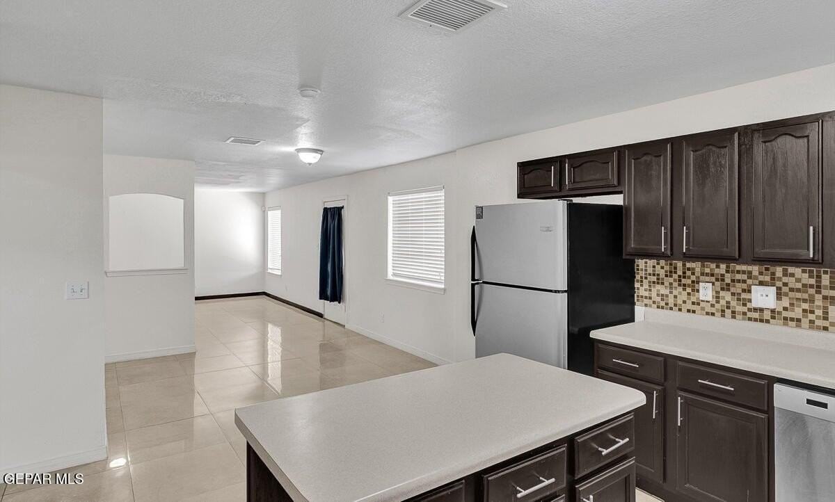 313 Peter Noyes Dr - Photo 6 of 19